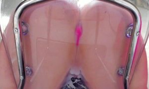 Squirt_Blondy-Creamy-Squirt-On-Glass-Chair-Vibration-Ueppige-Big-Tokens.jpg