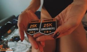 mia_luv-Unboxing-My-25K-Sub-Pornhub-Award-Ends-Up-With.jpg