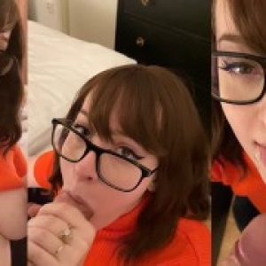 amadani-Jinkies-Blowjob-in-meinem-Velma-Cosplay.jpg