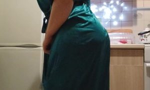 ladykittens-Ich-ziehe-mich-aus-und-streichle-mich-fuer-dich.jpg