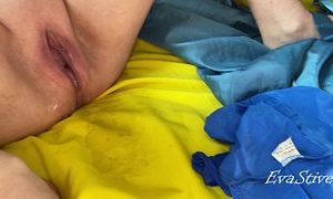 evastive-Echter-Orgasmus-mit-Squirting-von-sexy-MILF.jpeg
